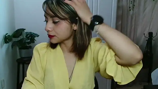 Snapshot of Pinkye_skarlet chatting on 04-17-26, 06:55 Pinkye skarlet online show from 04-17-26, 06:55