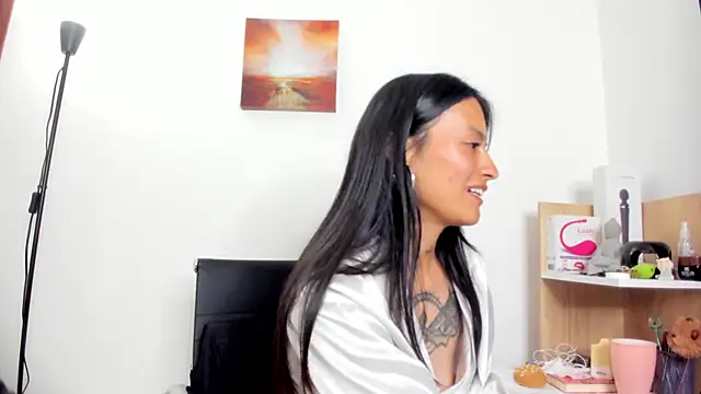 nia  white online show from 03-07-26, 12:50