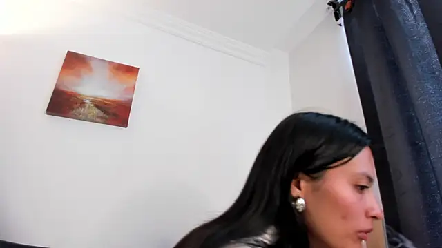 nia  white online show from 12-04-25, 07:13