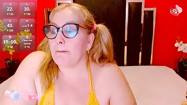 Snapshot of Nayla_Garner chatting on 02-25-25, 11:26 Nayla Garner online show from 02-25-25, 11:26