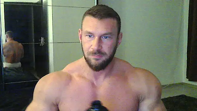 Snapshot of muscularkevin chatting on 10-20-25, 03:41 muscularkevin online show from 10-20-25, 03:41