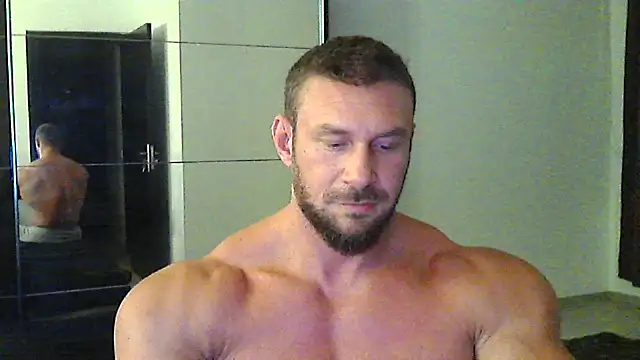 Snapshot of muscularkevin chatting on 09-14-25, 06:19 muscularkevin online show from 09-14-25, 06:19