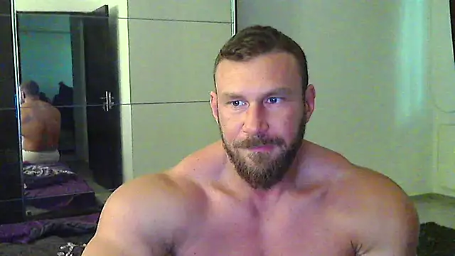Snapshot of muscularkevin chatting on 05-10-26, 01:46 muscularkevin online show from 05-10-26, 01:46