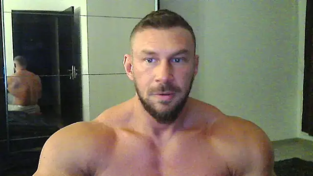 Snapshot of muscularkevin chatting on 09-17-25, 03:30 muscularkevin online show from 09-17-25, 03:30