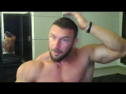 Snapshot of muscularkevin chatting on 09-28-25, 03:35 muscularkevin online show from 09-28-25, 03:35