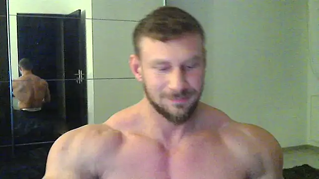 Snapshot of muscularkevin chatting on 12-27-24, 02:33 muscularkevin online show from 12-27-24, 02:33
