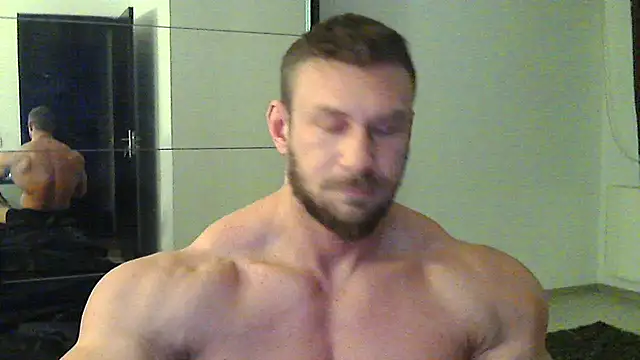 Snapshot of muscularkevin chatting on 03-08-25, 04:45 muscularkevin online show from 03-08-25, 04:45