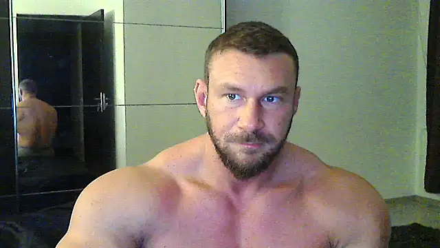 Snapshot of muscularkevin chatting on 10-19-25, 03:20 muscularkevin online show from 10-19-25, 03:20