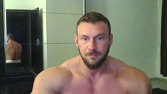 Snapshot of muscularkevin chatting on 10-21-25, 03:28 muscularkevin online show from 10-21-25, 03:28