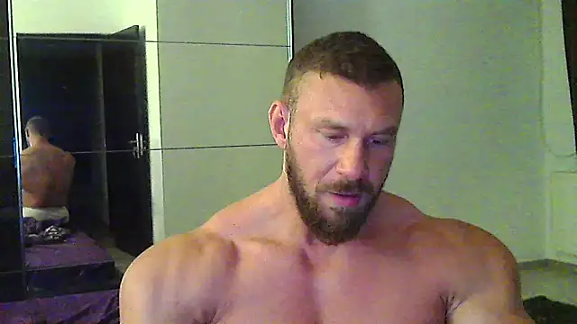 Snapshot of muscularkevin chatting on 05-09-26, 03:32 muscularkevin online show from 05-09-26, 03:32