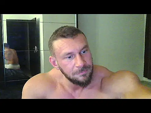Snapshot of muscularkevin chatting on 10-10-25, 03:40 muscularkevin online show from 10-10-25, 03:40