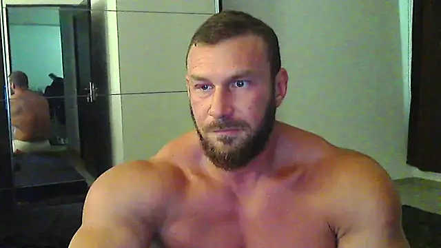 Snapshot of muscularkevin chatting on 06-06-26, 01:05 muscularkevin online show from 06-06-26, 01:05