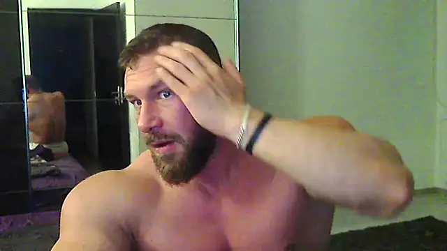 Snapshot of muscularkevin chatting on 05-06-26, 03:21 muscularkevin online show from 05-06-26, 03:21