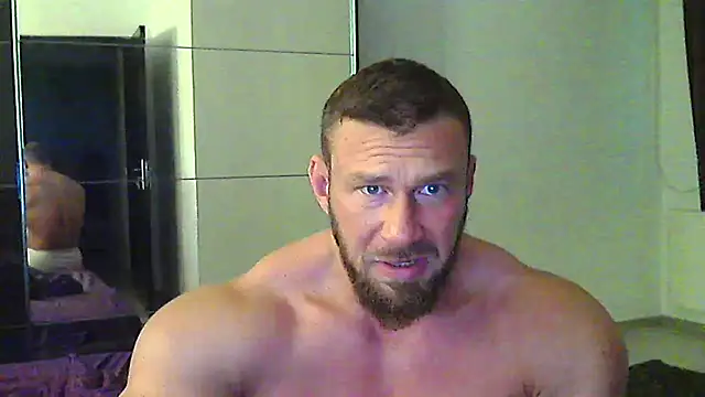 Snapshot of muscularkevin chatting on 05-11-26, 03:30 muscularkevin online show from 05-11-26, 03:30