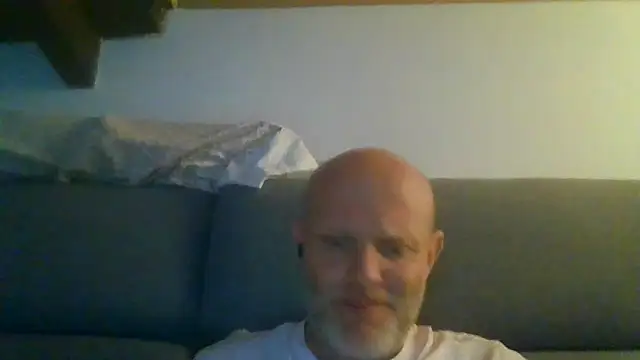 Snapshot of davigochi77bcn chatting on 11-14-25, 09:51 davigochi77bcn online show from 11-14-25, 09:51