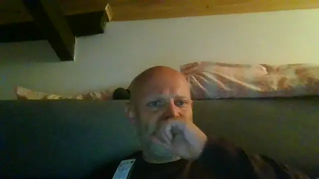 davigochi77bcn online show from 10-04-25, 08:43