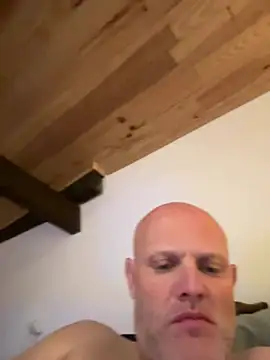 davigochi77bcn online show from 02-25-25, 02:25