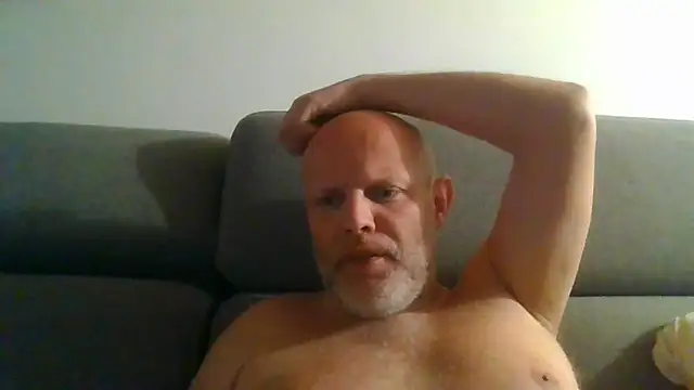 Snapshot of davigochi77bcn chatting on 02-13-26, 10:43 davigochi77bcn online show from 02-13-26, 10:43