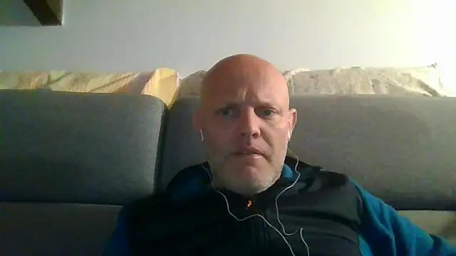 Snapshot of davigochi77bcn chatting on 02-05-26, 07:43 davigochi77bcn online show from 02-05-26, 07:43