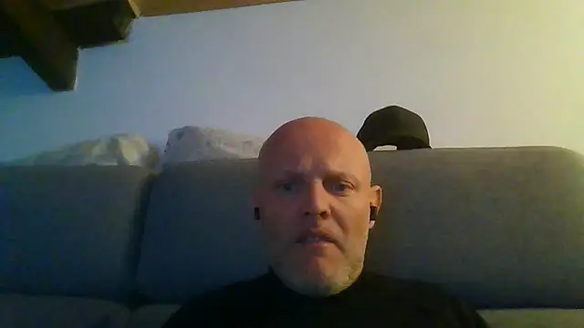 Snapshot of davigochi77bcn chatting on 12-04-25, 08:08 davigochi77bcn online show from 12-04-25, 08:08