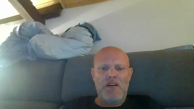 Snapshot of davigochi77bcn chatting on 03-06-26, 08:04 davigochi77bcn online show from 03-06-26, 08:04