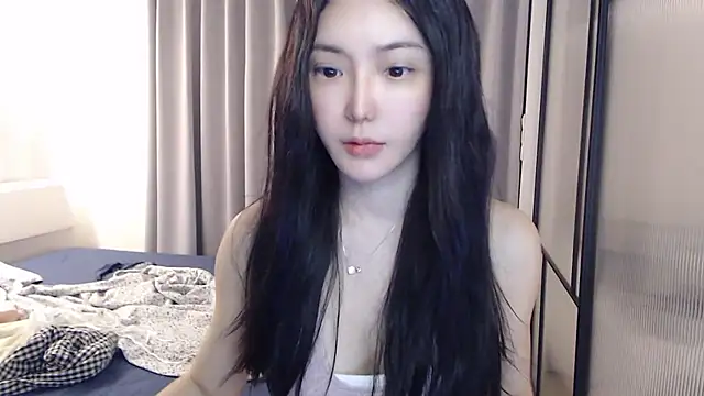 Snapshot of TBgril chatting on 06-24-26, 12:15 TBgril online show from 06-24-26, 12:15