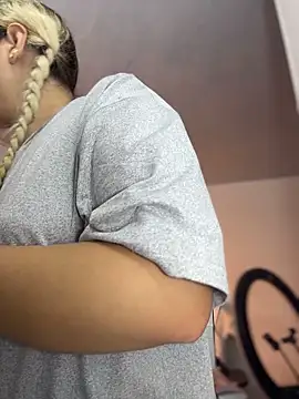 Irisweet  online show from 02-25-26, 09:03