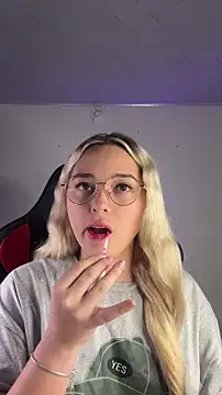 Irisweet  online show from 11-08-25, 03:48