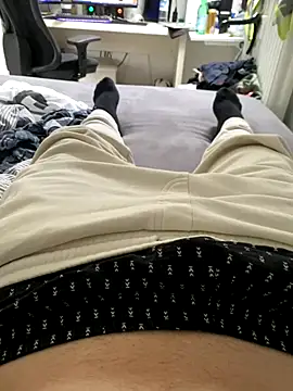 Snapshot of Luishorny19 chatting on 09-18-25, 12:52 Luishorny19 online show from 09-18-25, 12:52