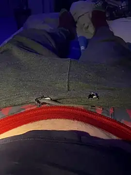 Snapshot of Luishorny19 chatting on 01-06-25, 04:23 Luishorny19 online show from 01-06-25, 04:23