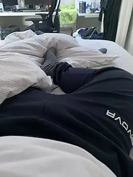 Snapshot of Luishorny19 chatting on 02-18-25, 03:41 Luishorny19 online show from 02-18-25, 03:41