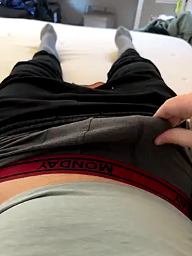 Snapshot of Luishorny19 chatting on 10-18-25, 03:36 Luishorny19 online show from 10-18-25, 03:36