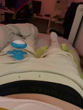 Snapshot of Luishorny19 chatting on 02-15-25, 05:28 Luishorny19 online show from 02-15-25, 05:28