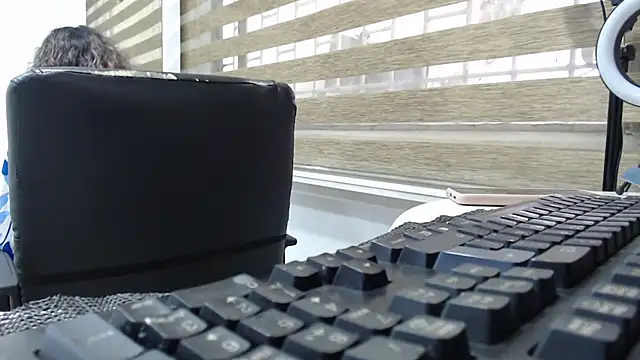 jesy hot online show from 09-17-25, 10:01