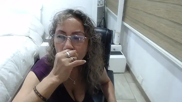 jesy hot online show from 12-23-25, 12:22