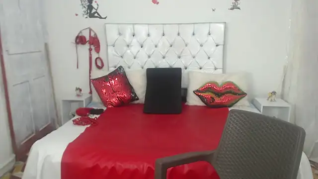 Sweetbigcatt online show from 04-12-26, 04:49