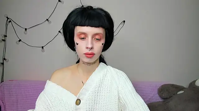 FlowerOfSin2001 online show from 10-10-25, 02:51