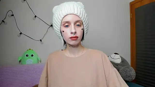 FlowerOfSin2001 online show from 10-03-25, 04:19