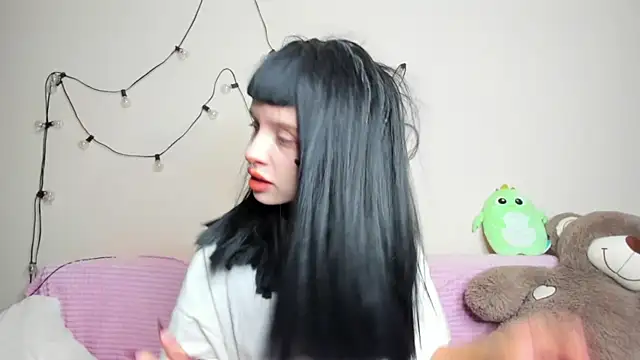 FlowerOfSin2001 online show from 09-20-25, 04:23