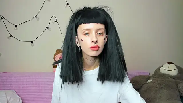 FlowerOfSin2001 online show from 10-08-25, 04:19