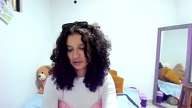 Snapshot of Cositarica_ chatting on 10-05-25, 04:09 Cositarica online show from 10-05-25, 04:09