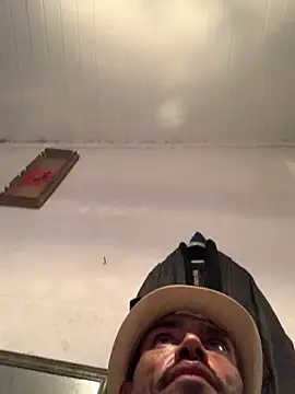 Snapshot of raphadoors19 chatting on 02-22-26, 08:17 raphadoors19 online show from 02-22-26, 08:17