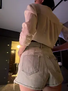 Bastet online show from 12-17-25, 06:24