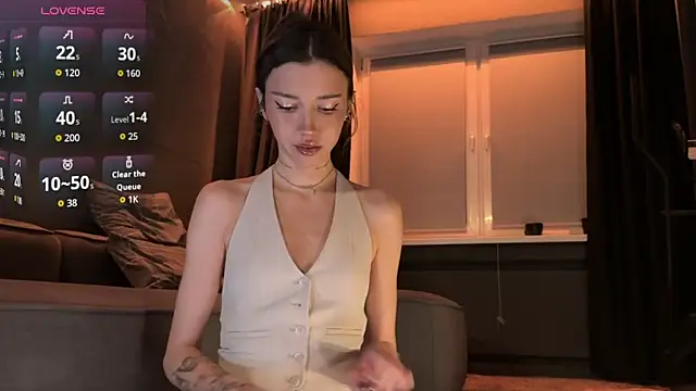 Snapshot of Bastet chatting on 10-25-25, 08:31 Bastet online show from 10-25-25, 08:31