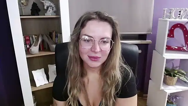 Zoey Erotic online show from 10-13-25, 04:36