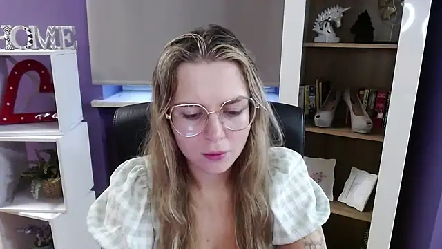 Zoey Erotic online show from 11-10-25, 07:13