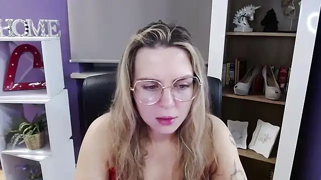 Zoey Erotic online show from 11-26-25, 05:29