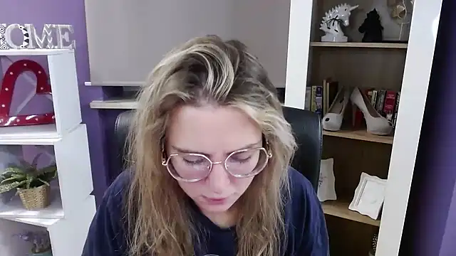 Zoey Erotic online show from 11-19-25, 05:29