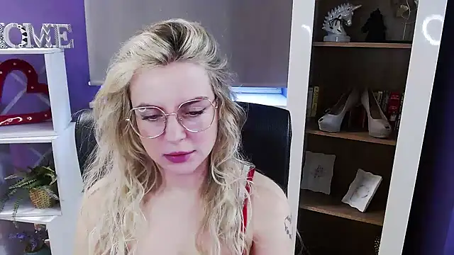 Zoey Erotic online show from 03-02-26, 07:15