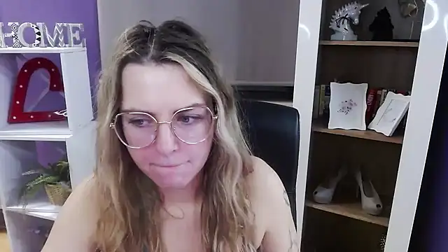 Zoey Erotic online show from 12-15-25, 05:35